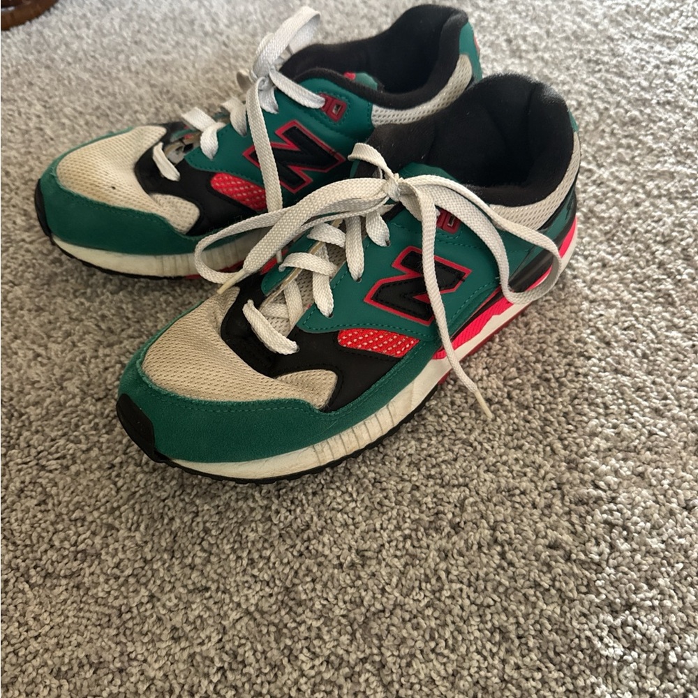 New Balance Teal and Pink Sneakers